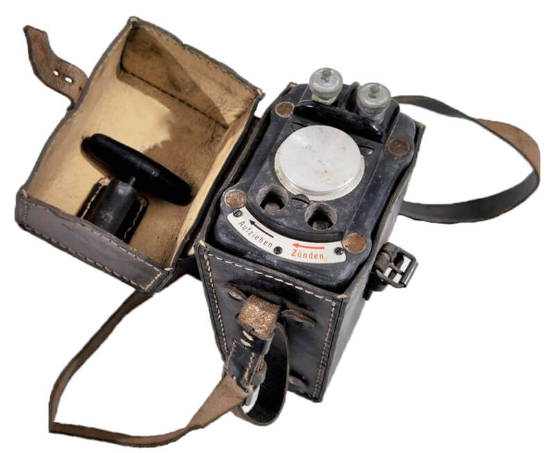 Glühzündapparat 39 in Tasche aus Ersatzmaterial