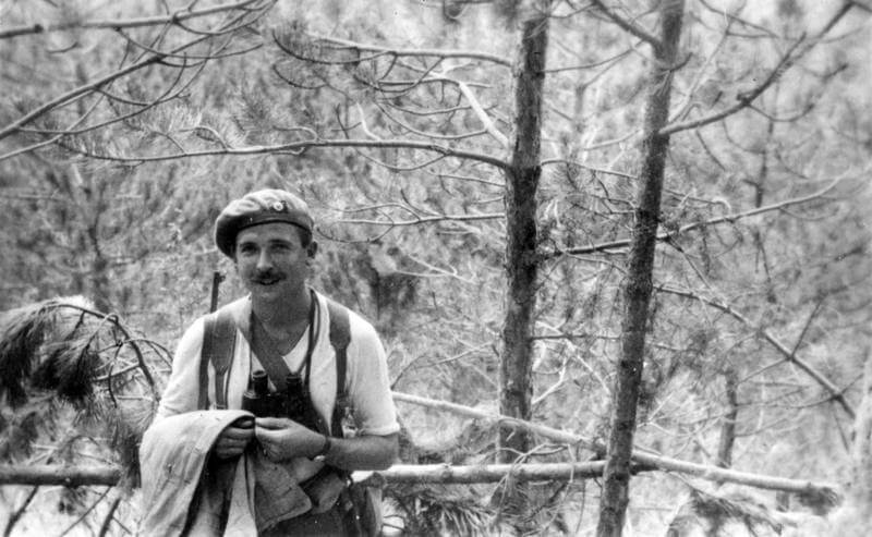 THE FRENCH RESISTANCE IN THE HAUTES-ALPES, FRANCE, AUGUST 1944. (HU 57111) Captain John Roper of the SOE (Special Operations Executive), photographed in a wood near Savournon, soon after parachuting into the Hautes-Alpes region of France. Copyright: ý IWM. Original Source: http://www.iwm.org.uk/collections/item/object/205060953