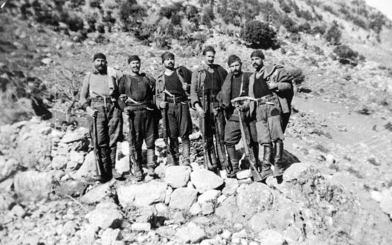 SPECIAL OPERATIONS EXECUTIVE WITH THE EDES (NATIONAL REPUBLICAN GREEK LEAGUE) RESISTANCE MOVEMENT IN GREECE DURING THE SECOND WORLD WAR (HU 102029) A group of typical EDES andartes (partisans) in Thessaly. Copyright: ý IWM. Original Source: http://www.iwm.org.uk/collections/item/object/205027775