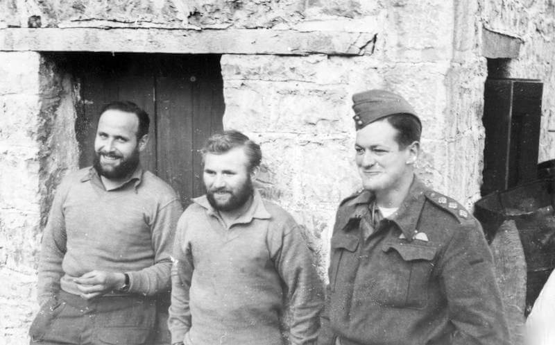 SPECIAL OPERATIONS EXECUTIVE WITH THE EDES (NATIONAL REPUBLICAN GREEK LEAGUE) RESISTANCE MOVEMENT IN GREECE DURING THE SECOND WORLD WAR (HU 101990) Personnel of the Special Operations Executive's 'Tingewick' Military Mission at Triklinos, Valtos in December 1943 ( l to r): Major Ramseyer, radio operator Abbotts and medical officer Captain Felton. Copyright: ý IWM. Original Source: http://www.iwm.org.uk/collections/item/object/205027683