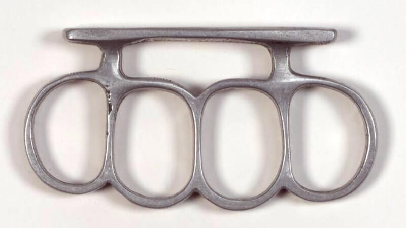 knuckleduster, SOE