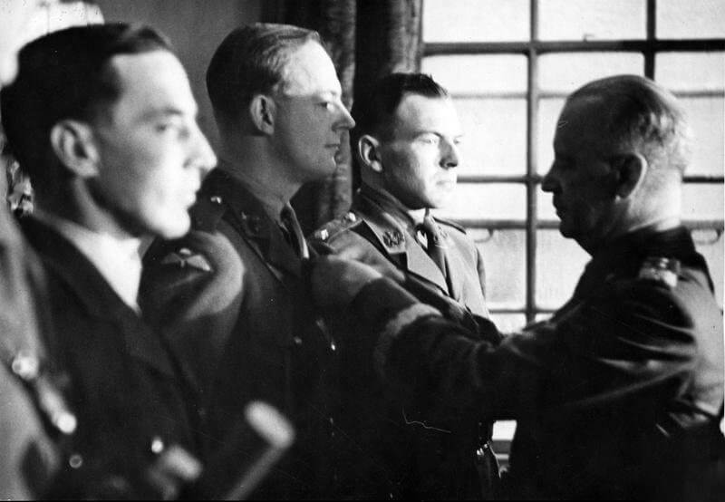 THE POLISH ARMY IN BRITAIN, 1940-1947 (HU 128100) General Wladyslaw Sikorski, the Polish Prime Minister and C-in-C of the Polish Armed Forces, decorating Major Peter Wilkinson of the Special Operations Executive with the Cross of Valour. Copyright: ý IWM. Original Source: http://www.iwm.org.uk/collections/item/object/205394096