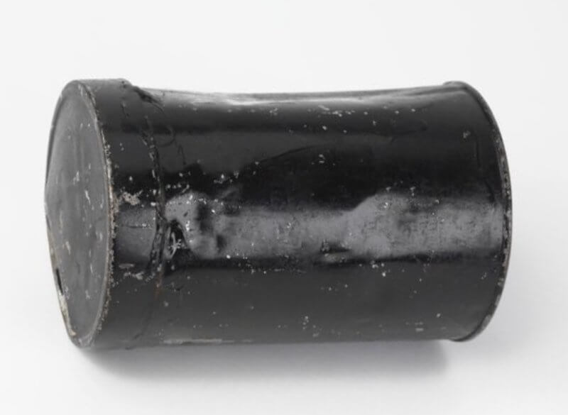 Incendiary, Thermit, 2 1/2lbs (Thermit Bomb) (MUN 279) bomb Copyright: ý IWM. Original Source: http://www.iwm.org.uk/collections/item/object/30019924