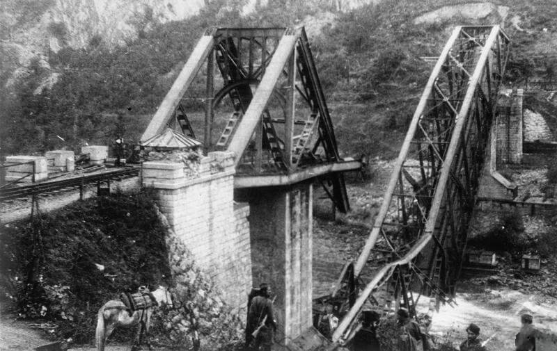 MAJOR A F M JACK IN THE SERVICE OF SPECIAL OPERATIONS EXECUTIVE, 1943-1944 (HU 88457) Members of the SOE Mission to Mihailovic's Chetniks. Destruction of Vishegrad Bridge. Copyright: ý IWM. Original Source: http://www.iwm.org.uk/collections/item/object/205303424
