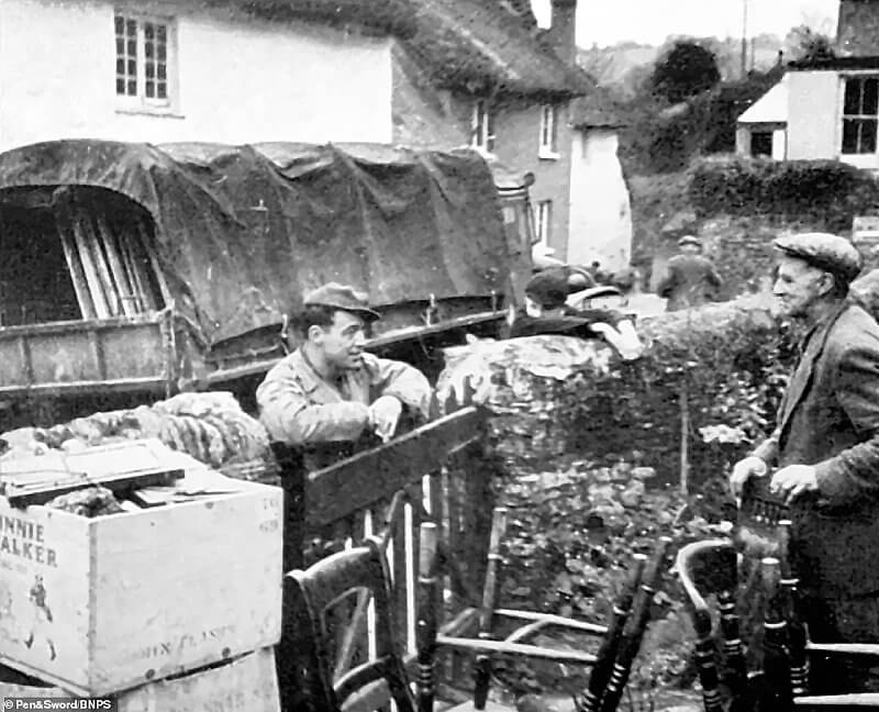 Slapton villagers and U.S. soldiers during the evacuation from the training area.