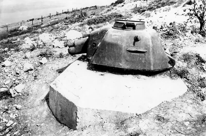June 1944. Renault tank turret used as a static defensive position at Widerstandsnest 60, photographed by the U.S. 336th Engineer Combat Battalion.