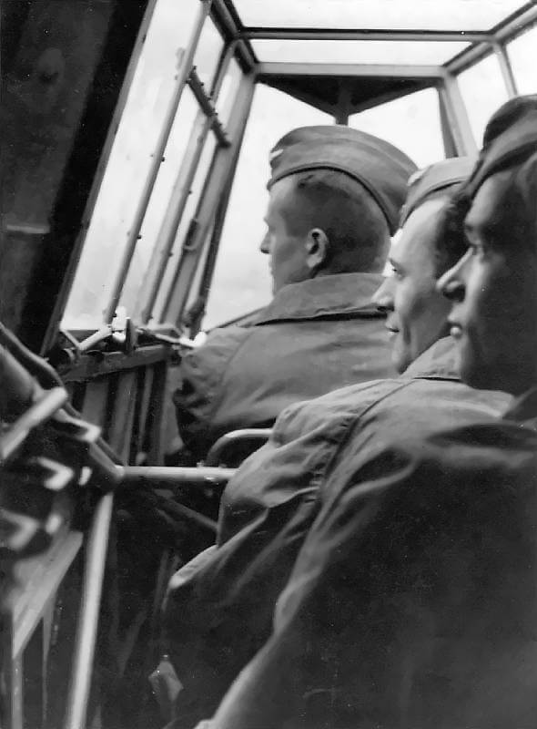 DFS 230 loaded with troops during flight.