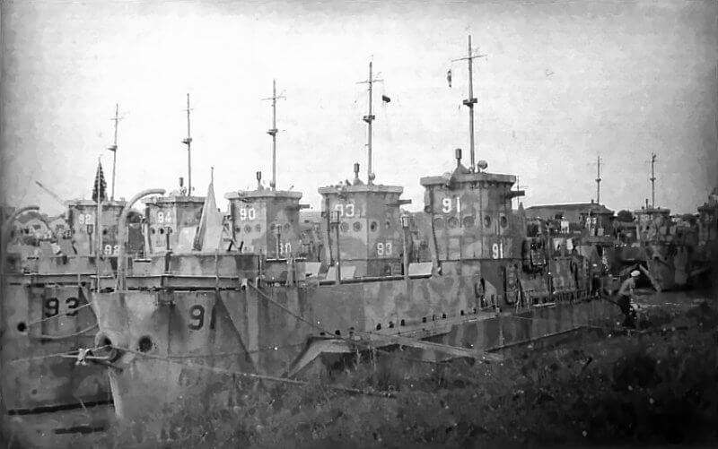 May 1943. From outboard to inboard: USS LCI(L)-92, LCI(L)-94, LCI(L)-90, LCI(L)-93, LCI(L)-91, at Port Lyautey, Morocco.