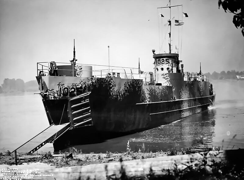 LCI,(L) 1025